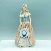 Spanish Porcelain Figurine, Summer Day Woman