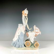 Baby's Outing 1004938 - Lladro Porcelain Figurine