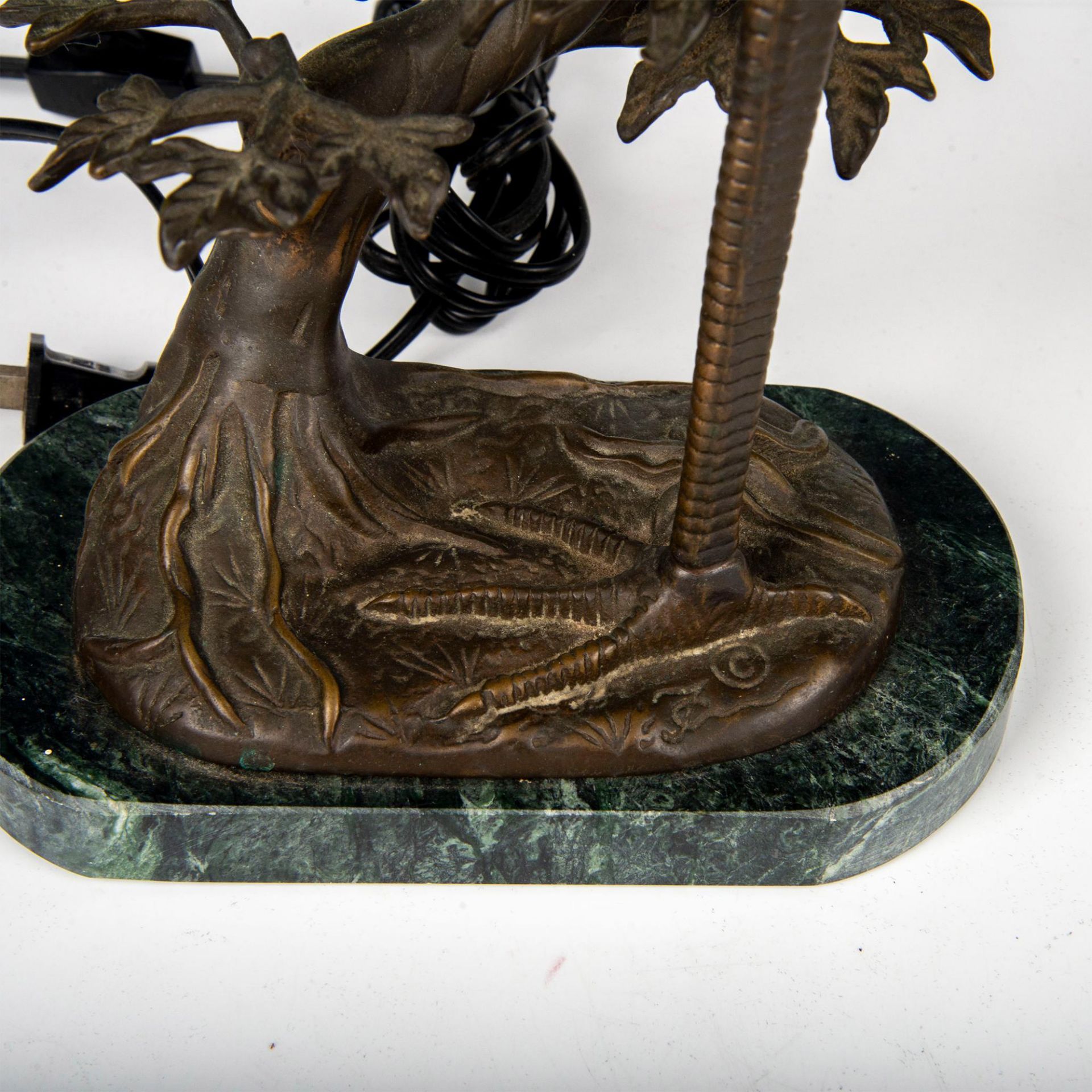 Andrea by Sadek Tin Chi Bronze and Glass Heron Bird Table Lamp - Image 2 of 5