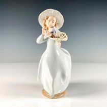 Caught In The Act 1006439 - Lladro Porcelain Figurine