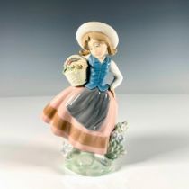 Sweet Scent 1005221 - Lladro Porcelain Figurine