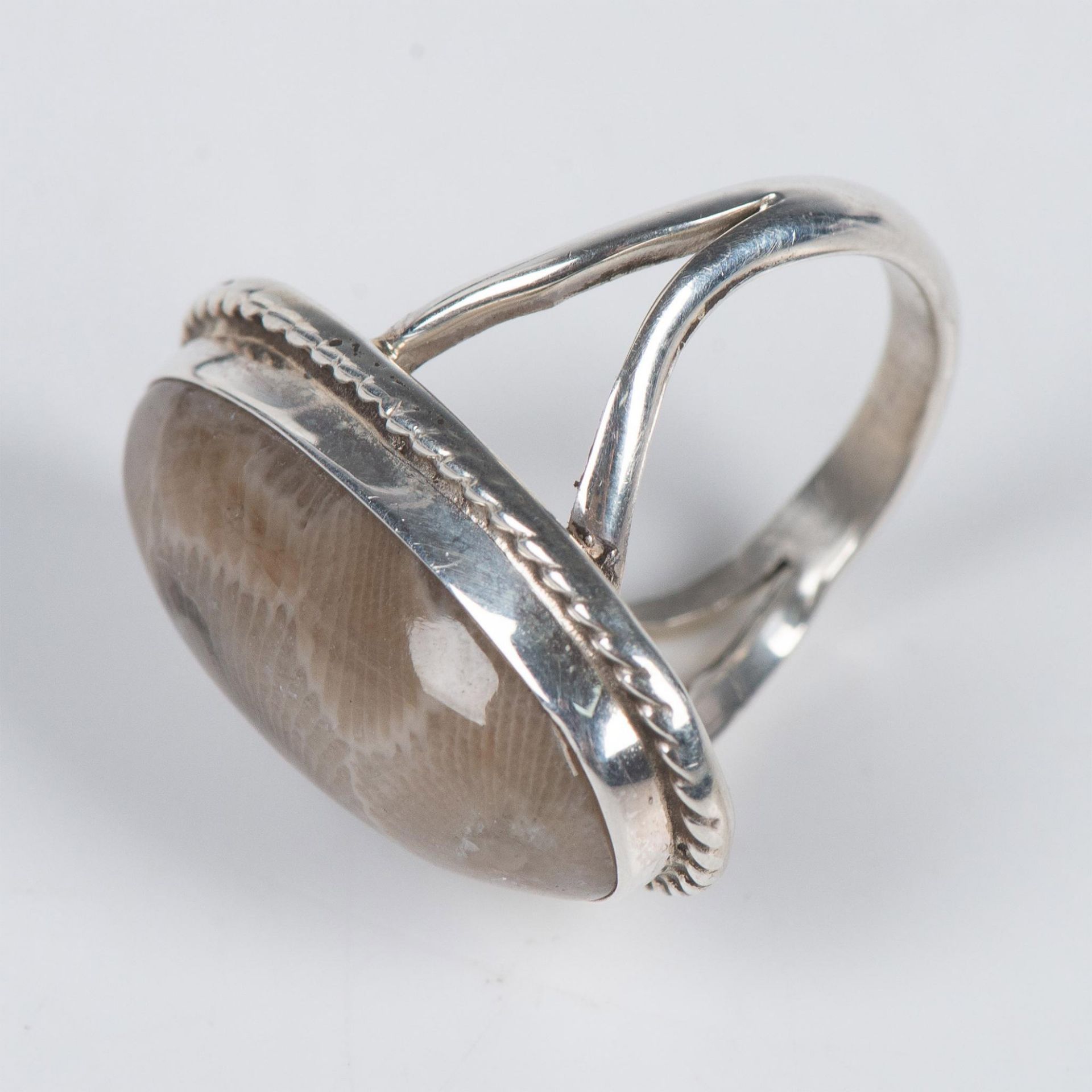 Dalon Rade Navajo Sterling Silver & Petoskey Stone Ring - Image 4 of 4