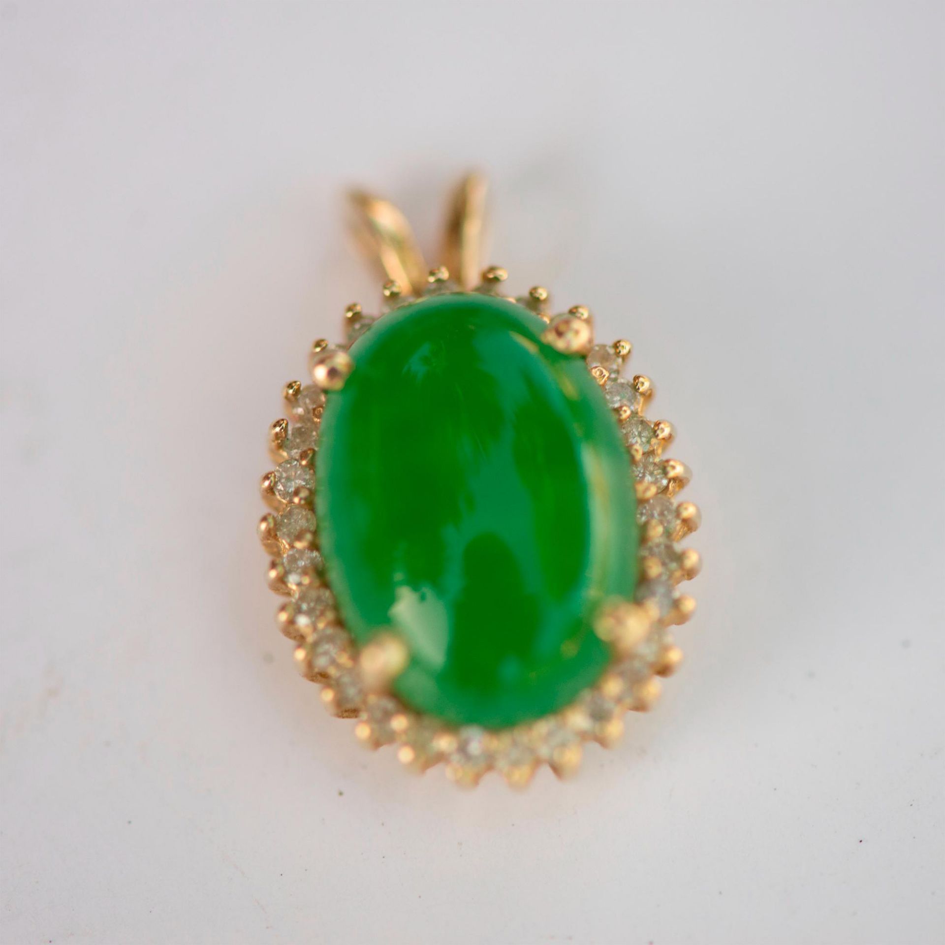 Vintage Chinese Jadeite and 14K Gold Pendant - Bild 3 aus 5