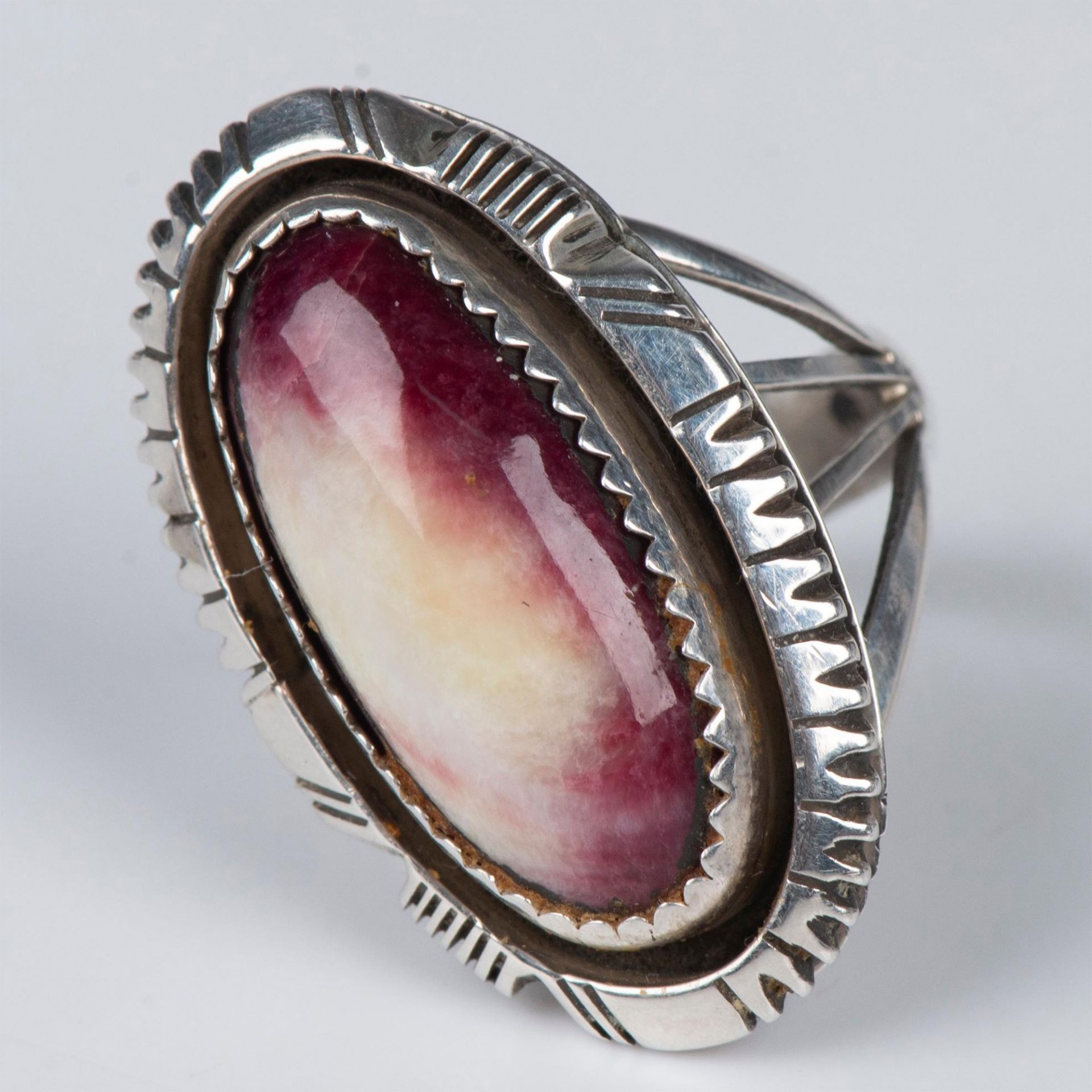 William G Johnson Navajo Sterling & Purple Spiny Oyster Ring - Image 5 of 8