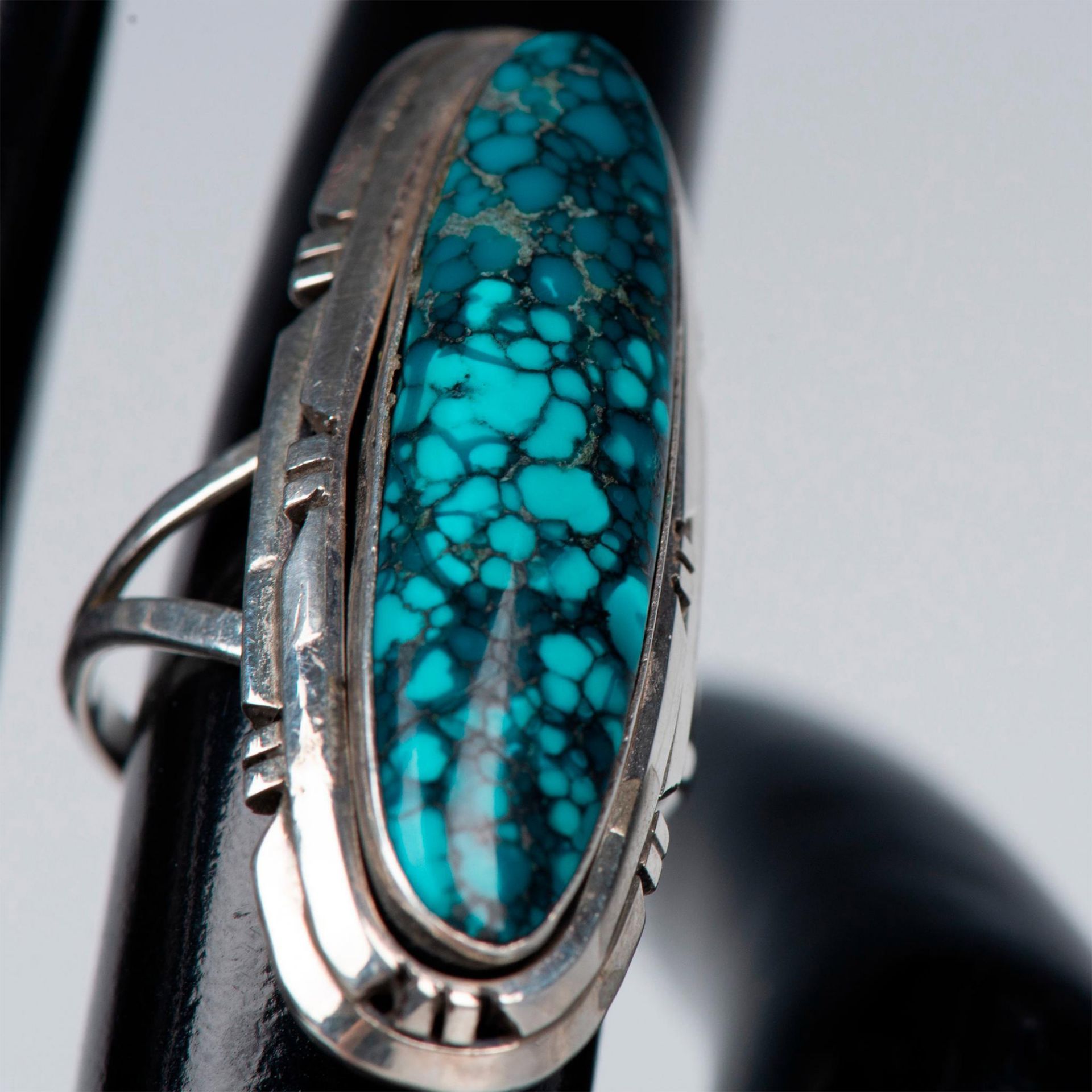 B. Piaso Navajo Sterling Silver & Spiderweb Turquoise Ring - Image 5 of 6