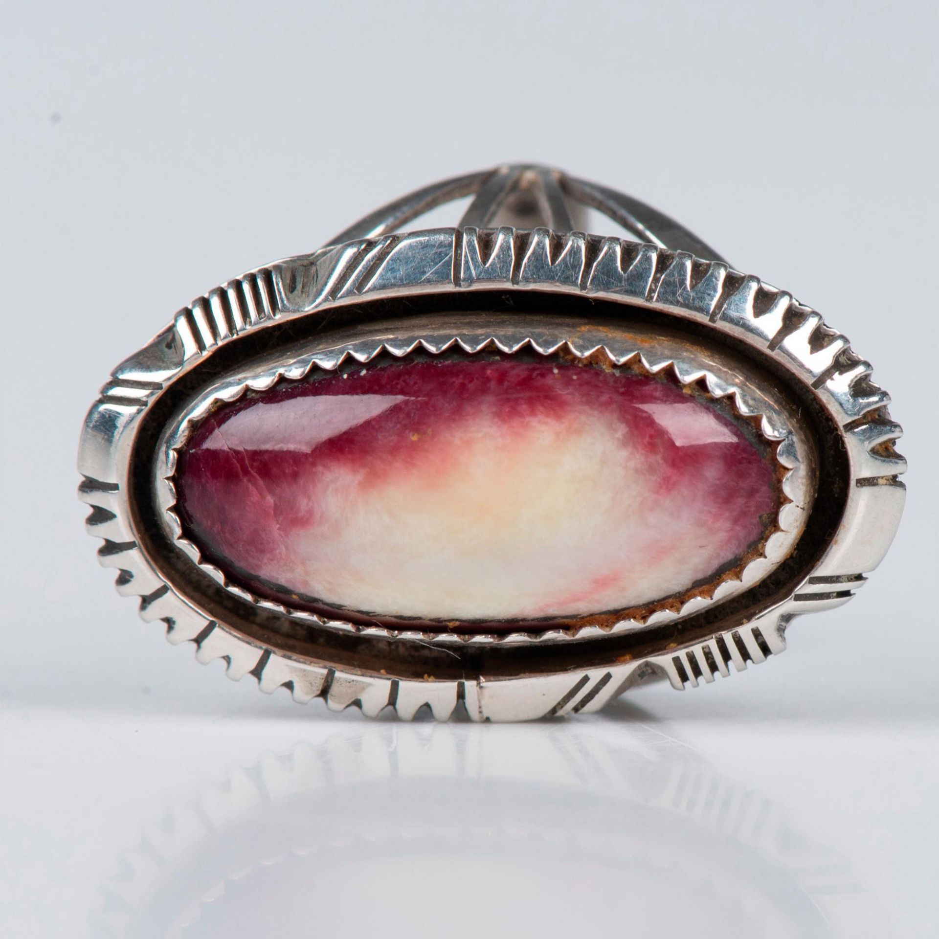 William G Johnson Navajo Sterling & Purple Spiny Oyster Ring - Image 8 of 8