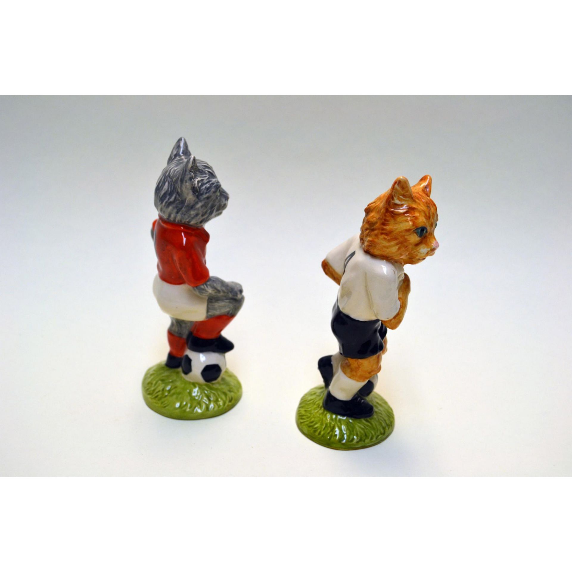 Royal Doulton Porcelain Footballing Felines, Kitcat And Dribble Figurines, 2 Pcs - Bild 4 aus 5