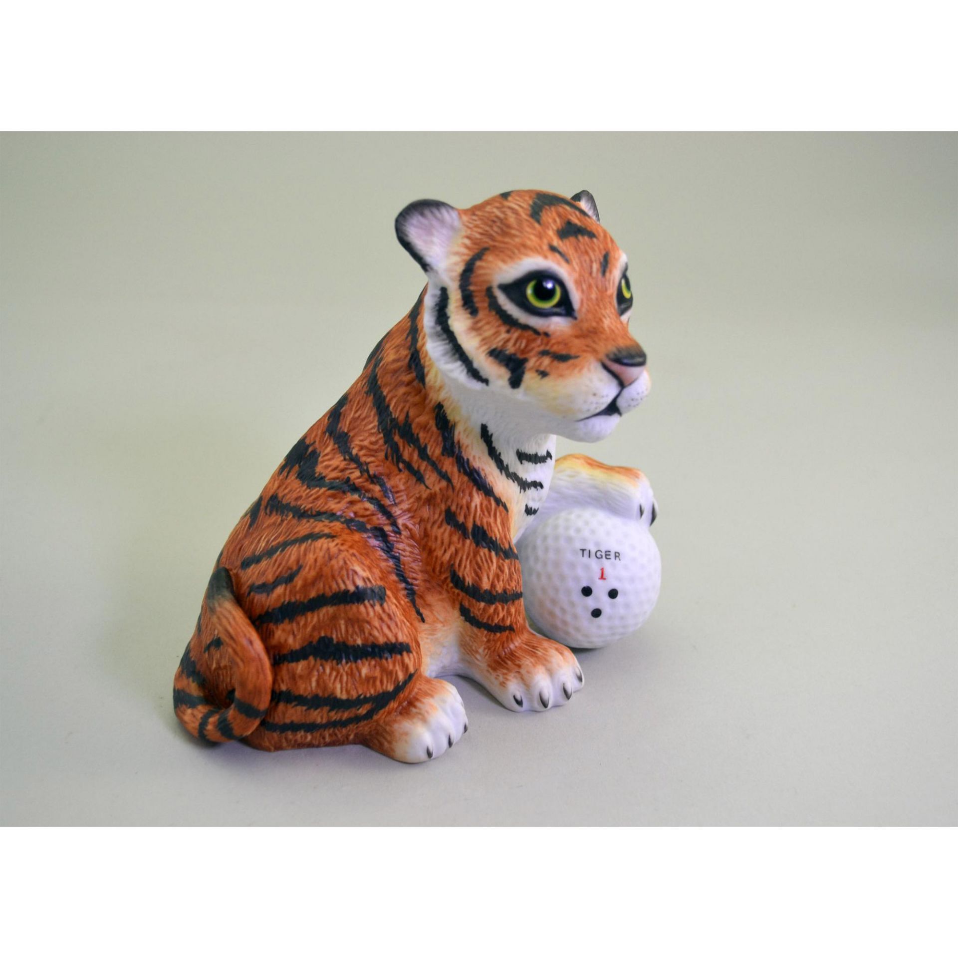 Boehm Porcelain Tiger Woods On The 18Th Hole Figurine - Image 2 of 5