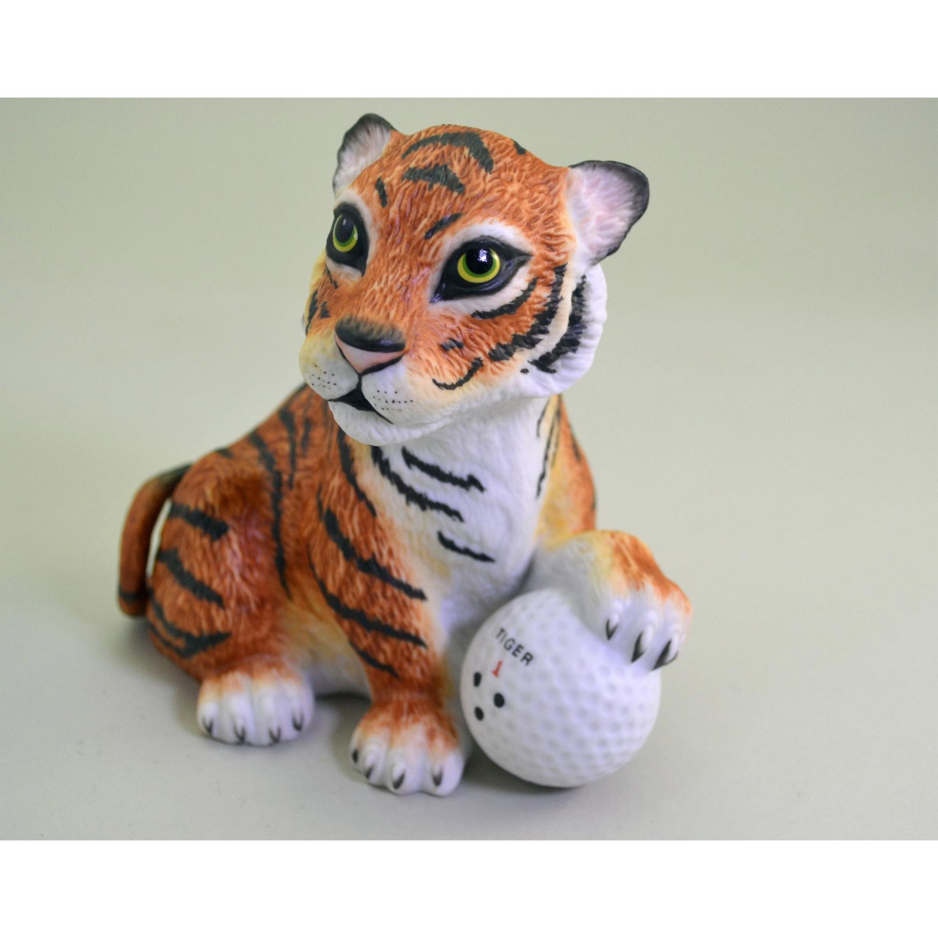 Boehm Porcelain Tiger Woods On The 18Th Hole Figurine
