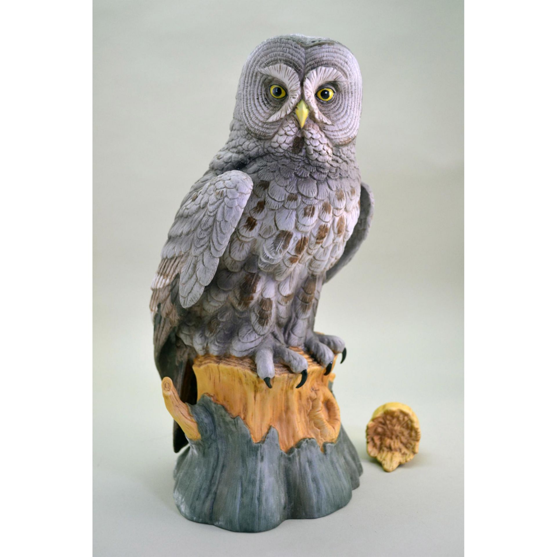 Great Gray Porcelain Owl Decanter, Limited Edition, 1985 - Image 6 of 6