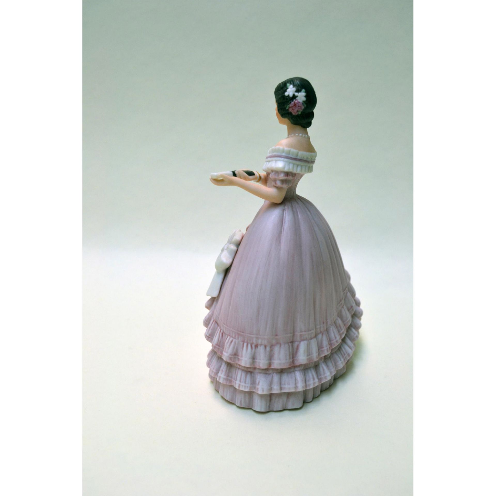 Lenox Porcelain Caroline, The Great Fashions Of History Figurine - Bild 2 aus 4