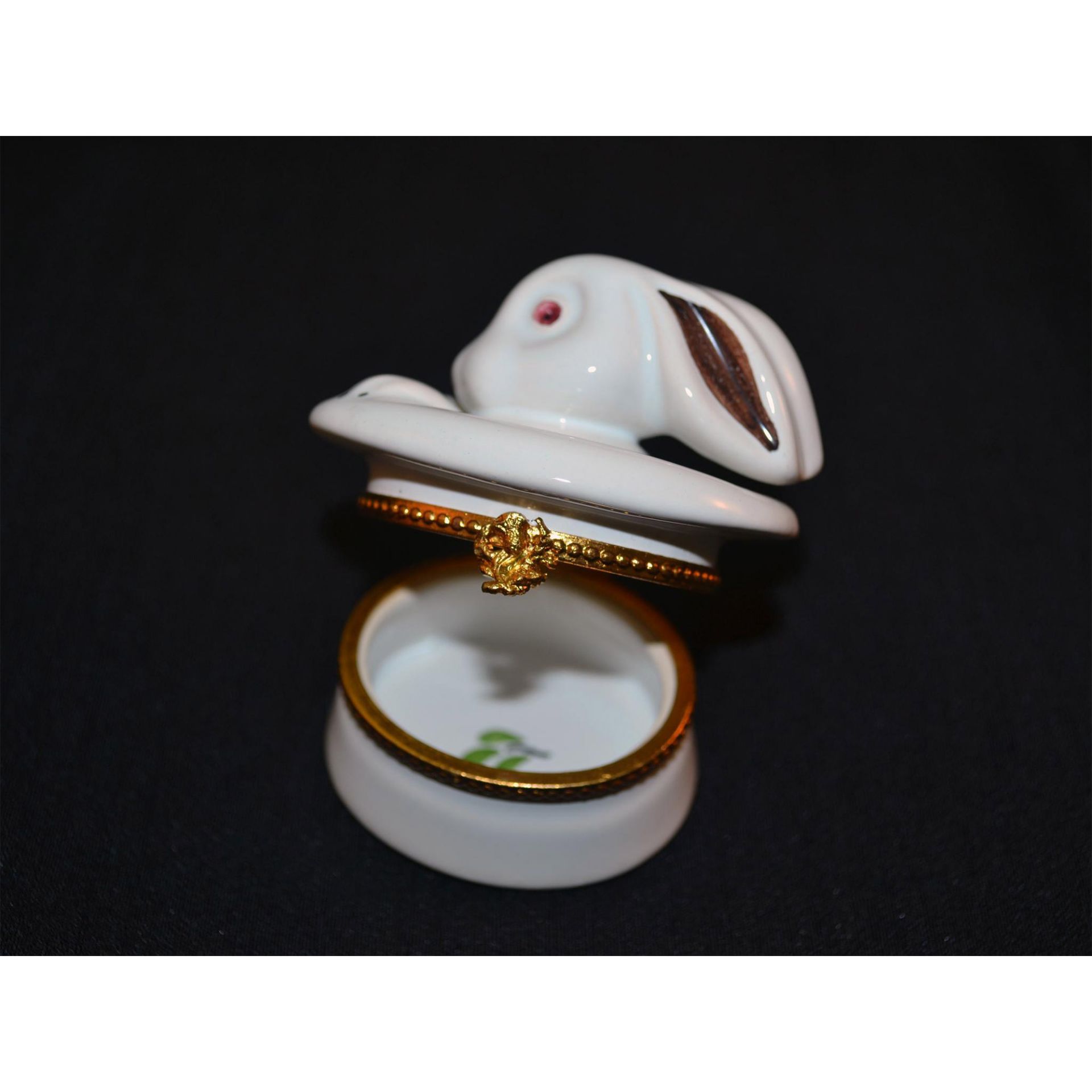 Rochard Limoges Porcelain Bunny Box - Image 4 of 5