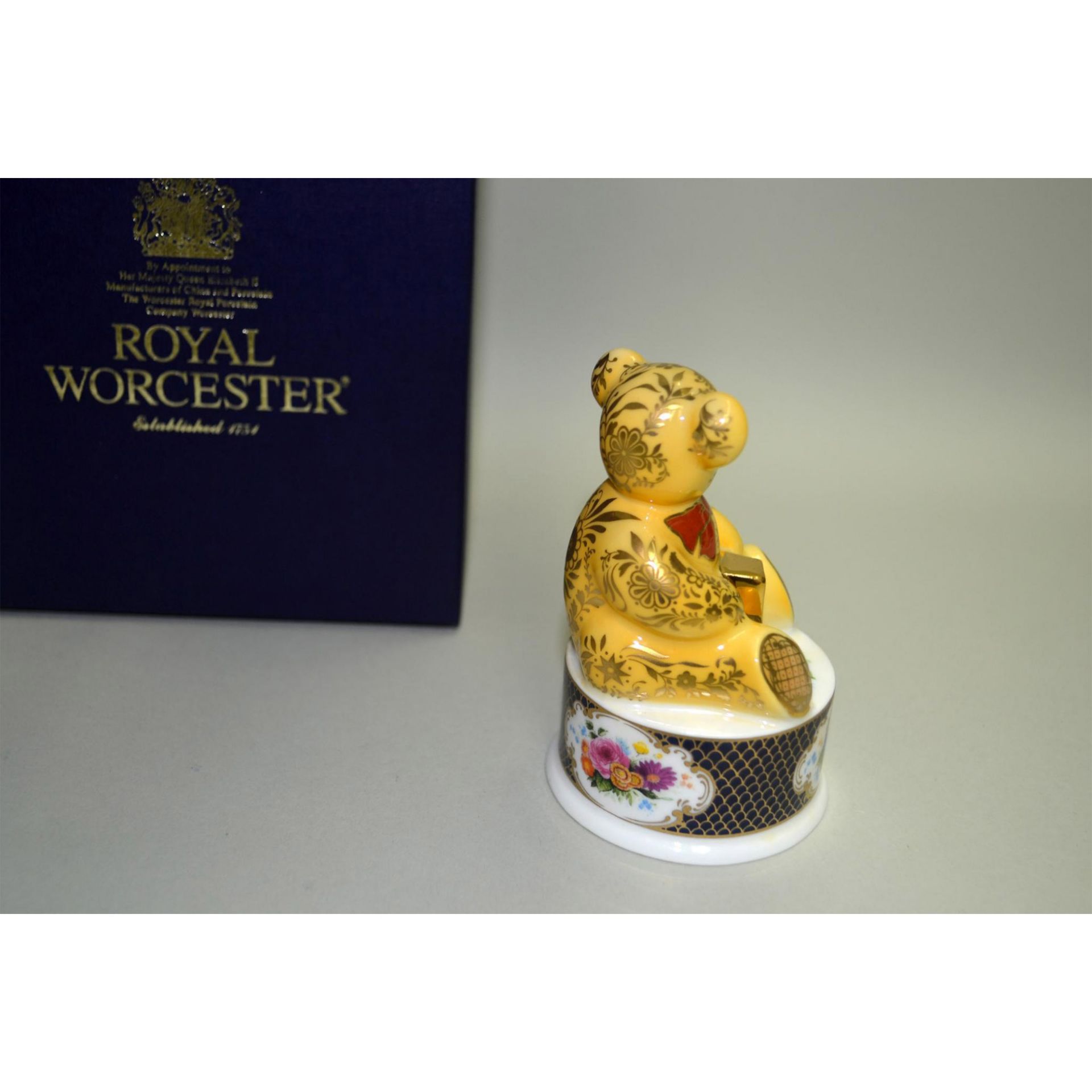 Royal Worcester Porcelain Teddy Bear Candle Snuffer - Bild 3 aus 5