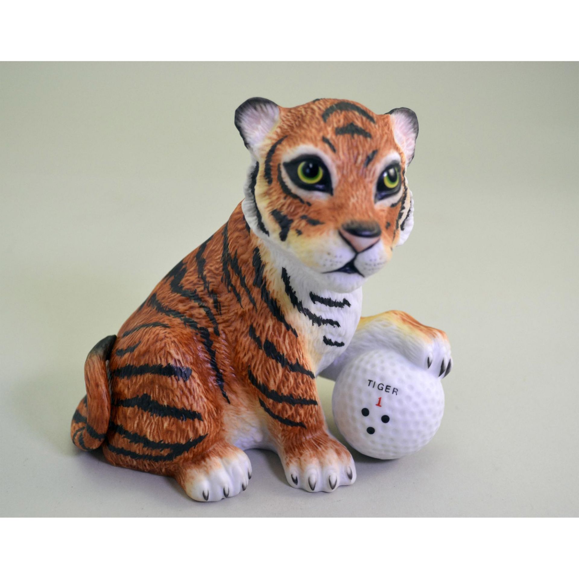 Boehm Porcelain Tiger Woods On The 18Th Hole Figurine - Image 5 of 5