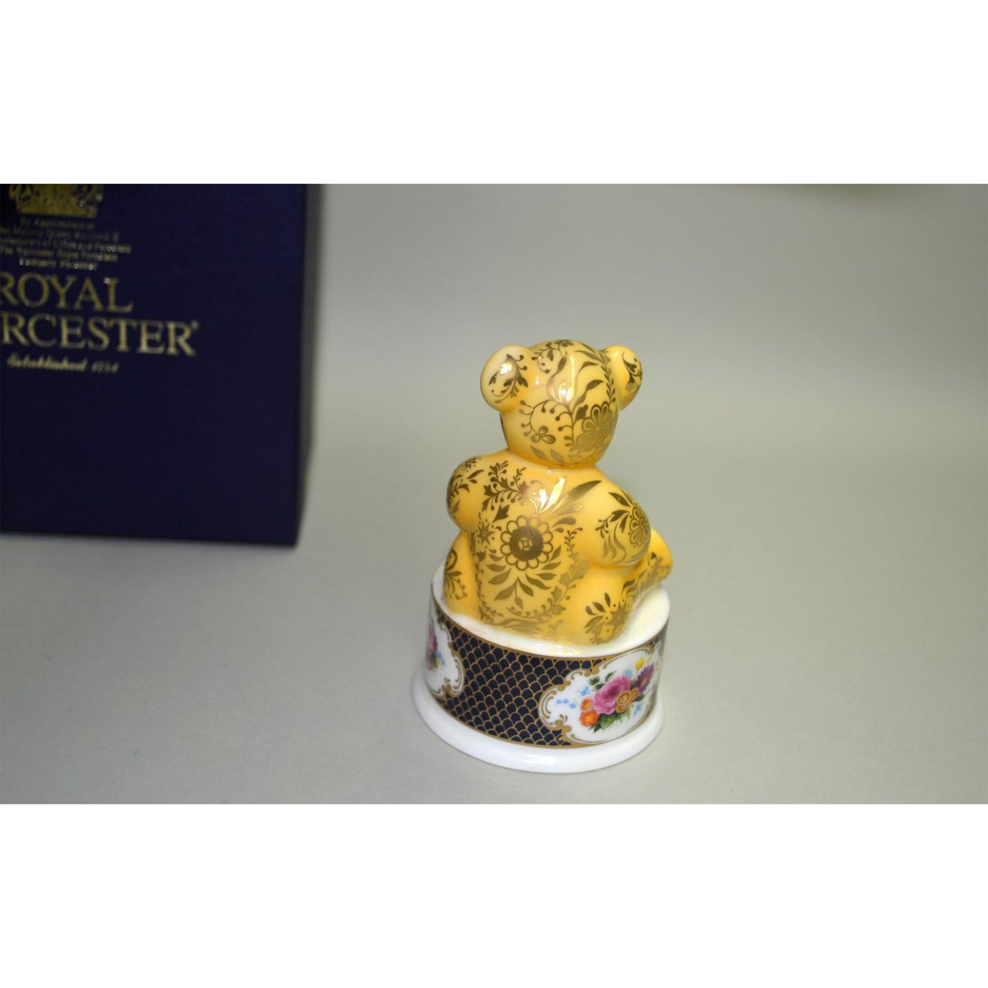 Royal Worcester Porcelain Teddy Bear Candle Snuffer - Bild 4 aus 5