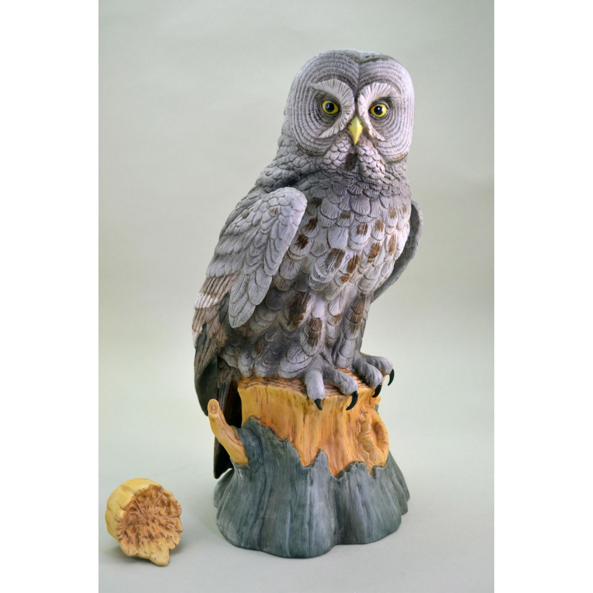 Great Gray Porcelain Owl Decanter, Limited Edition, 1985