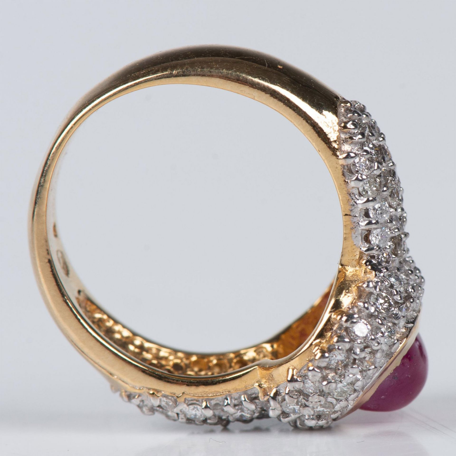 Fabulous 14K Yellow Gold, Diamond, and Ruby 2.9ctw Ring - Image 9 of 11