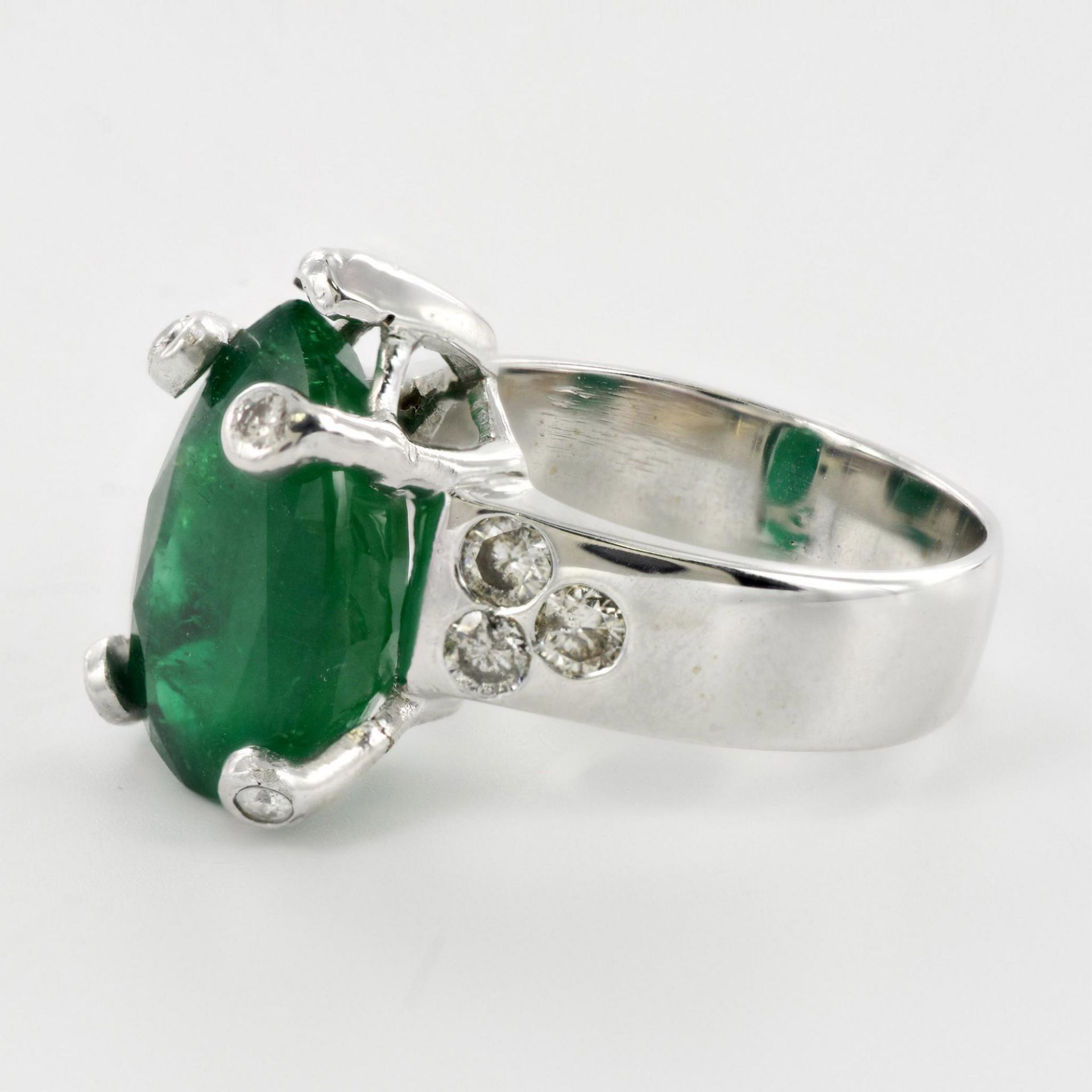 Stunning 6.67ct Zambian Emerald 14K White Gold Ring - Bild 2 aus 3