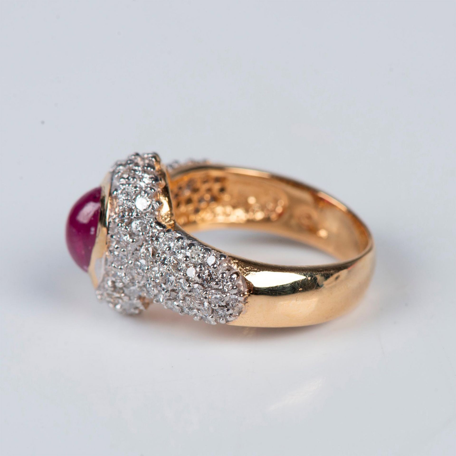 Fabulous 14K Yellow Gold, Diamond, and Ruby 2.9ctw Ring - Image 5 of 11