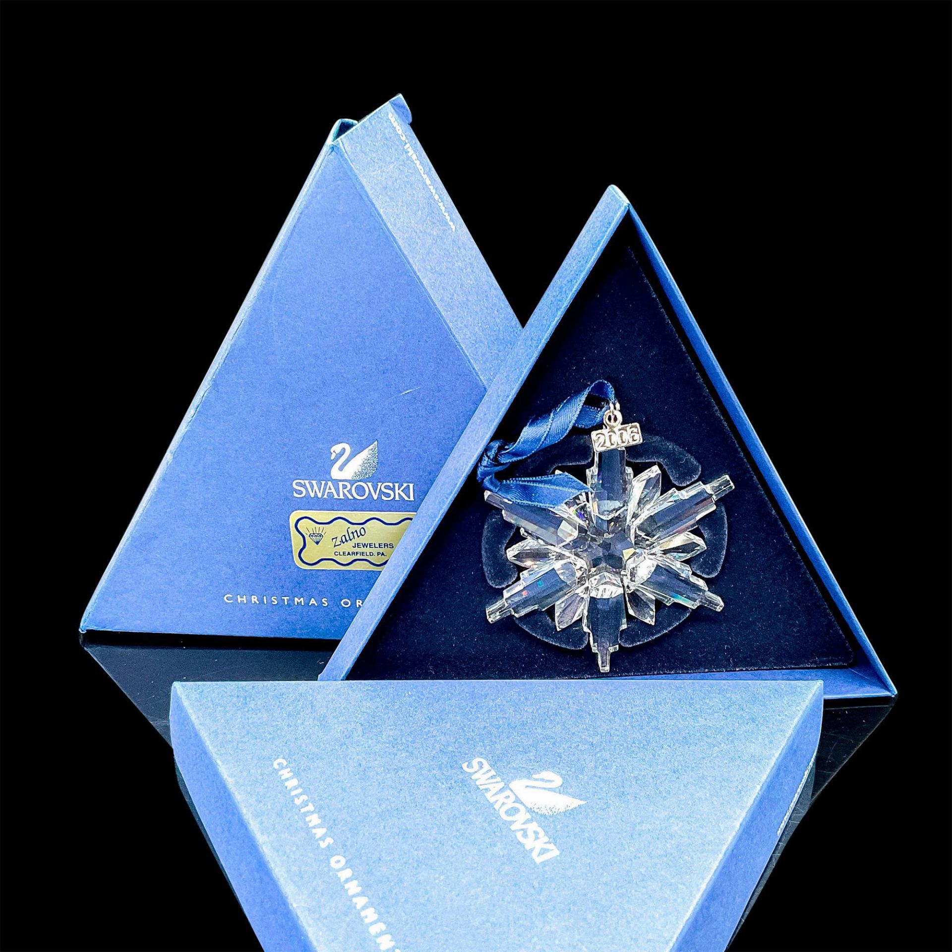 Swarovski Crystal Ornament, Christmas Star with Stand - Image 4 of 4