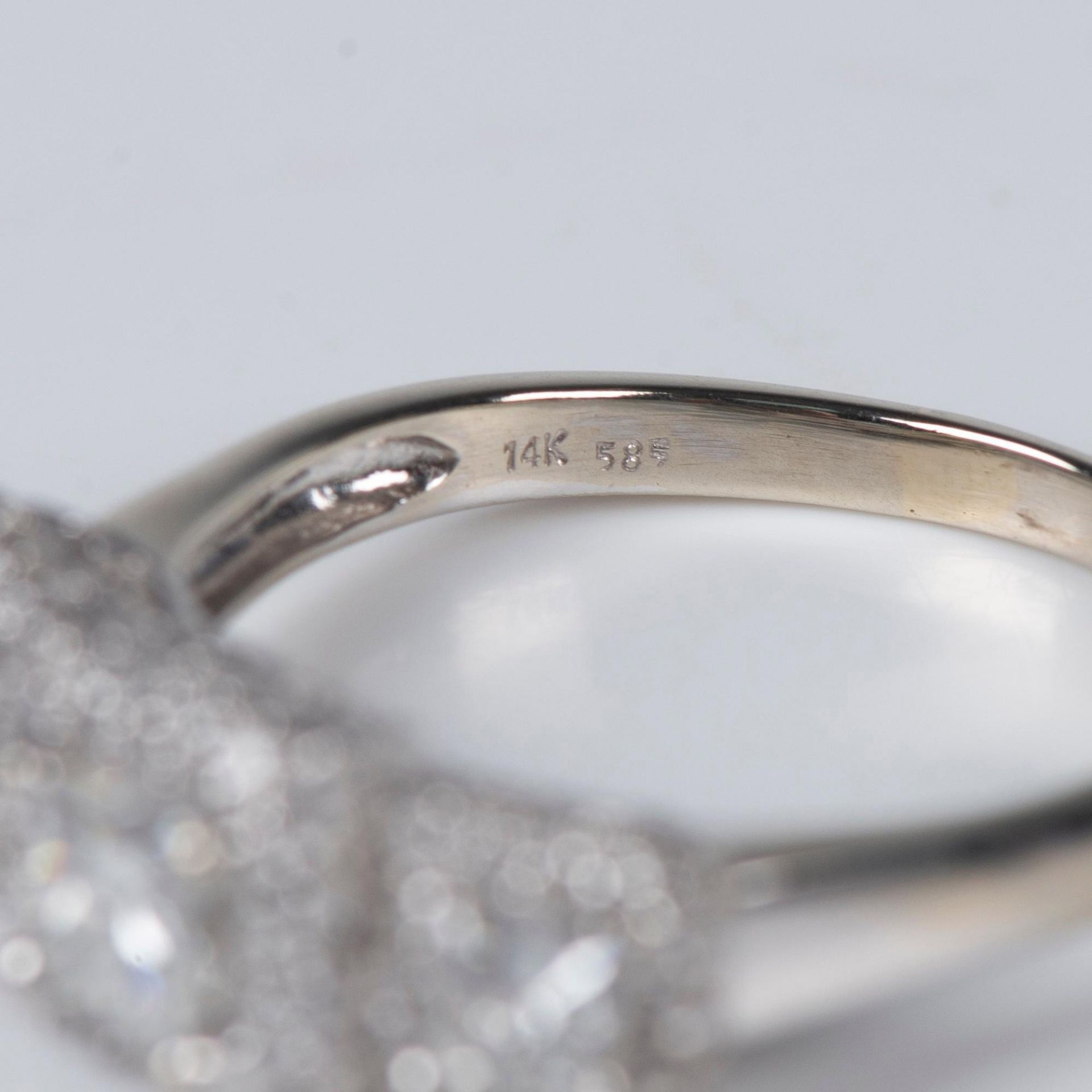 Gorgeous 14K White Gold & 1.5CTW Diamond Ring - Bild 4 aus 7