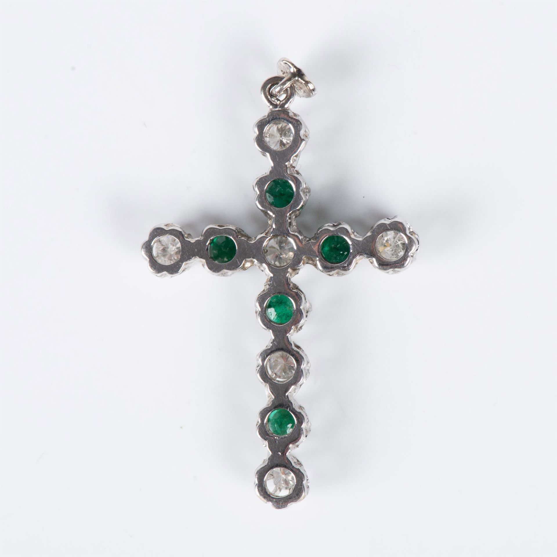 Beautiful 14K White Gold, Emerald, & Diamond Cross Pendant - Image 3 of 4