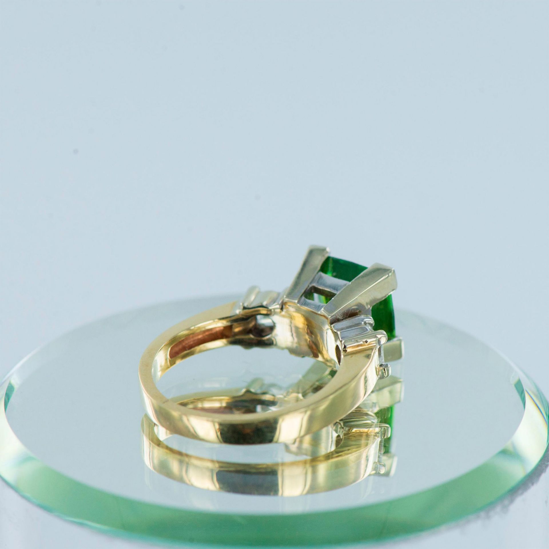 Pretty Two Tone 14K Gold, Emerald and Diamond Ring - Image 5 of 12