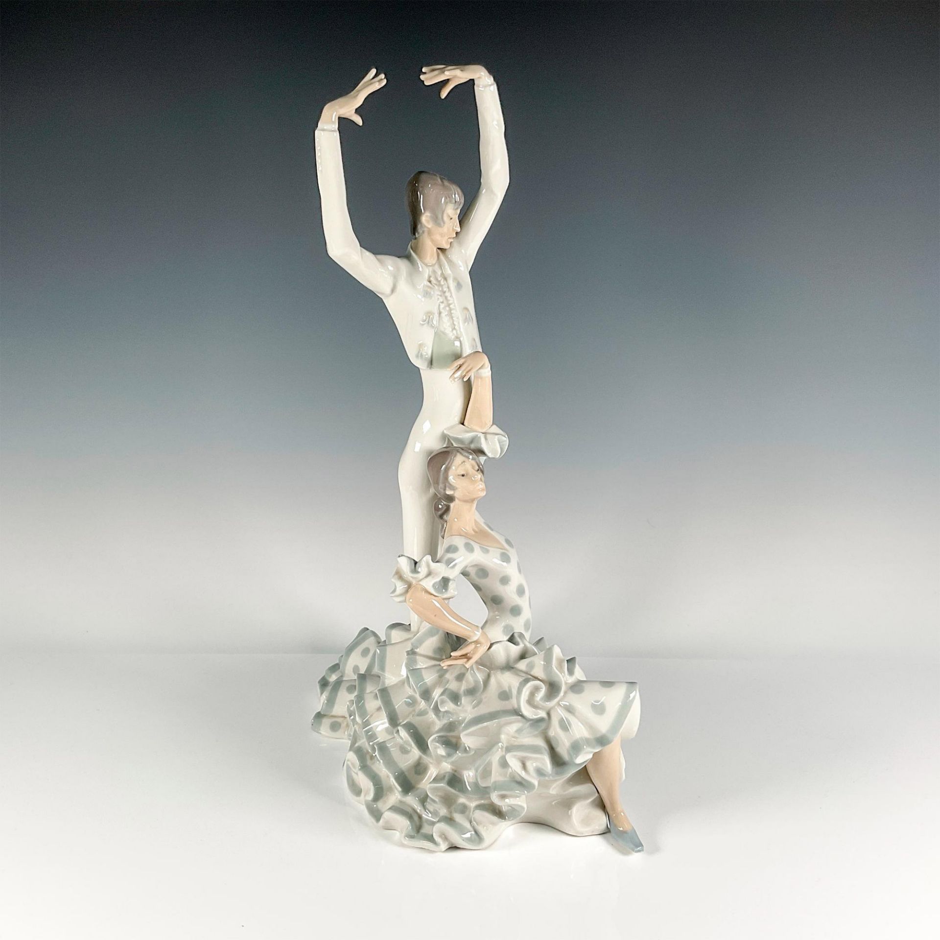Flamenco Dancers 1004519 - Lladro Porcelain Figurine - Image 2 of 3