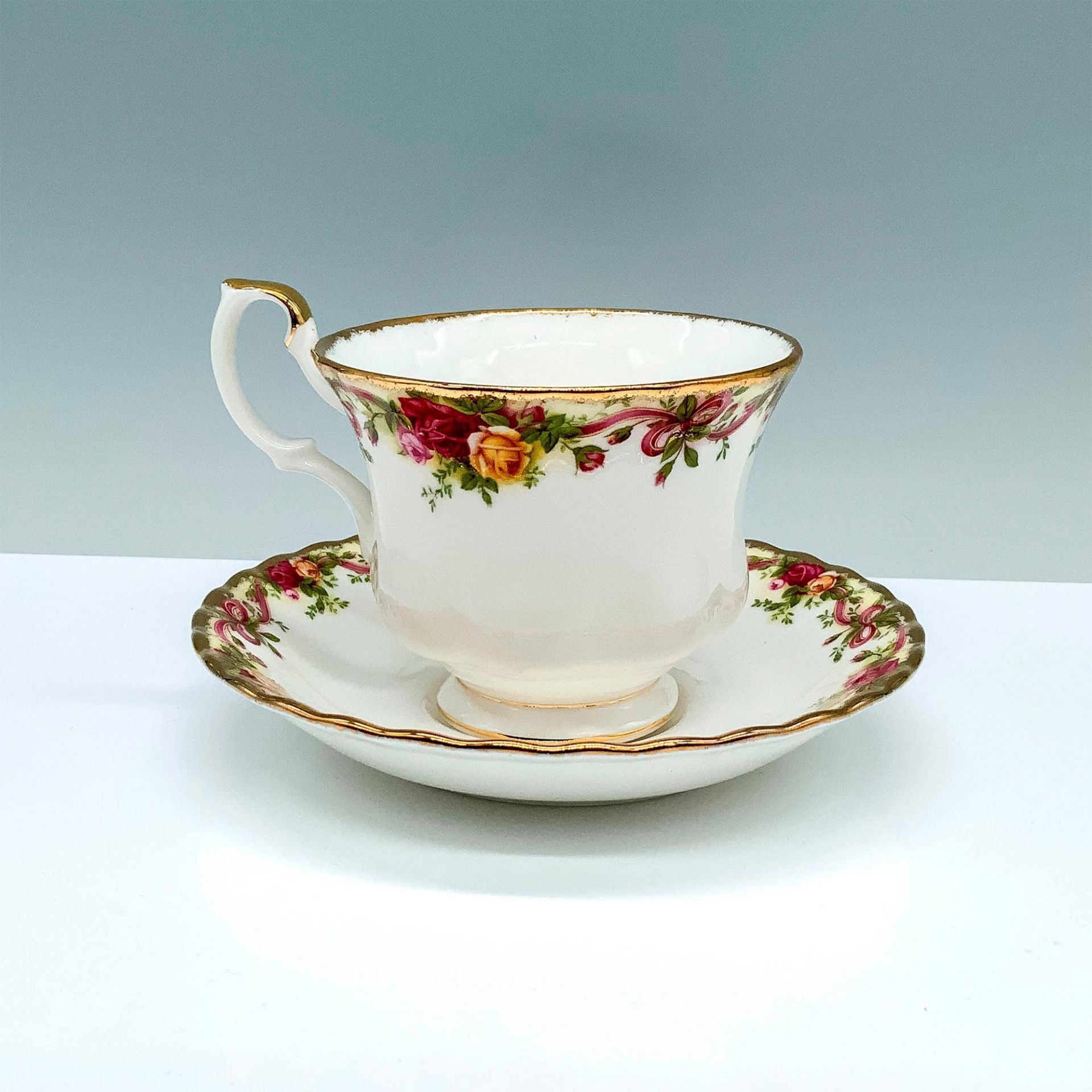 Royal Albert Teacup and Saucer, Ribbon Collection