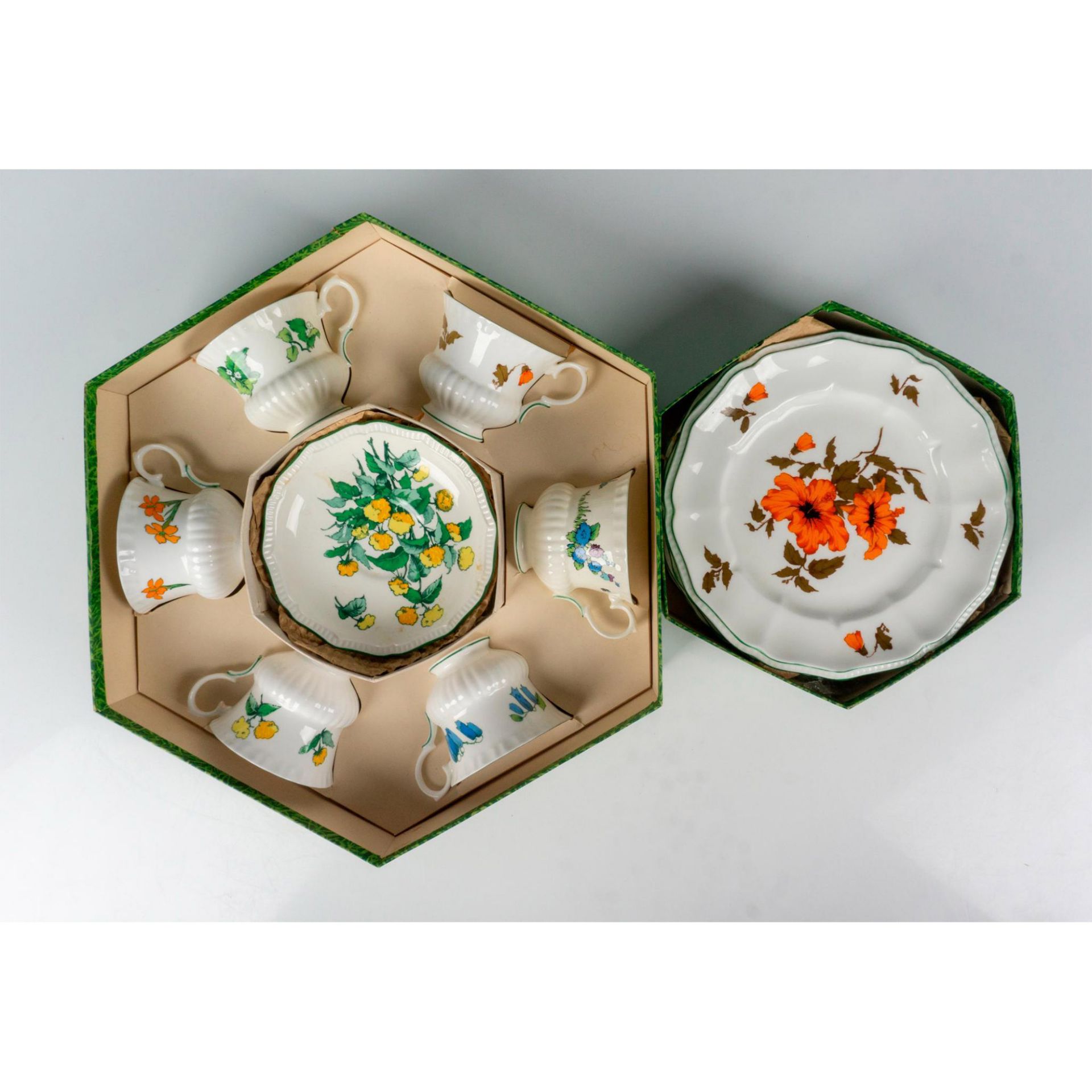 Vintage Crown Staffordshire Bone China Tableware - Bild 5 aus 5