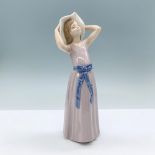 Coy 1005011 - Lladro Porcelain Figurine