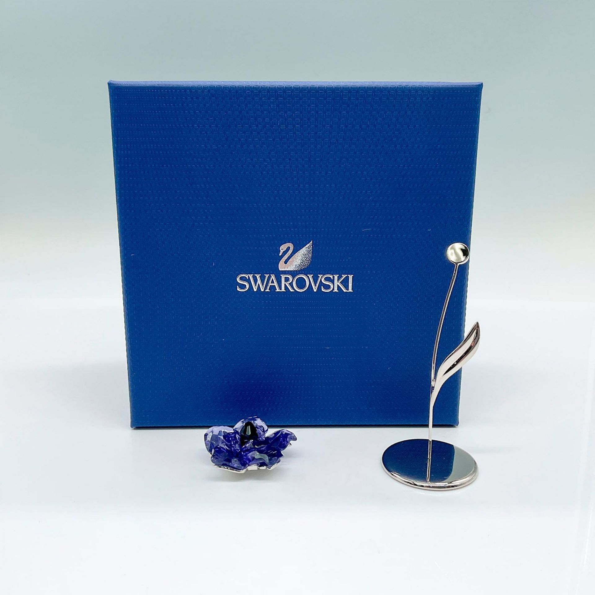 Swarovski Crystal Figurine, Flower Darany Tanzanite - Image 2 of 3
