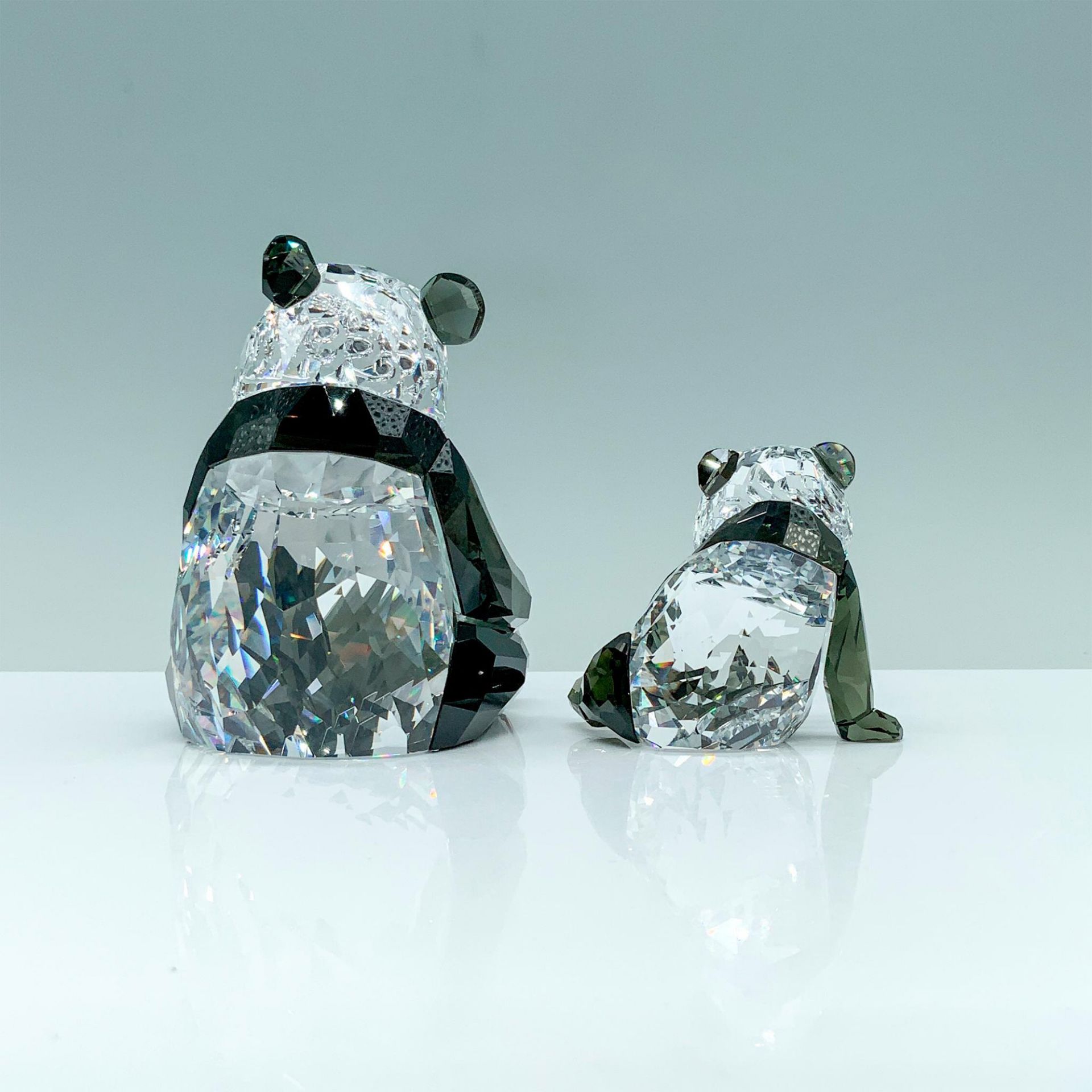 Swarovski 2008 Ed. Figurines, Mother Panda and Cub 900918 - Image 2 of 4