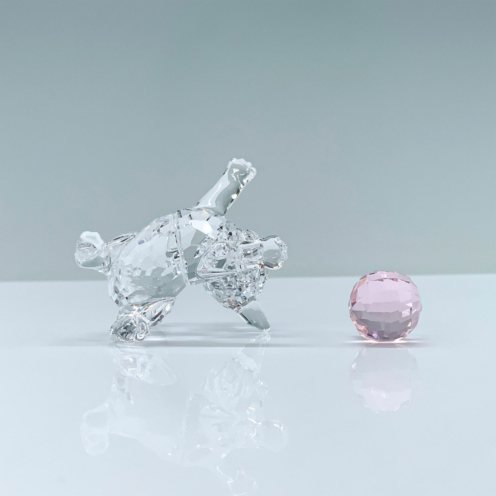 Swarovski Crystal Figurine, Kitten with Pink Wool - Image 3 of 4