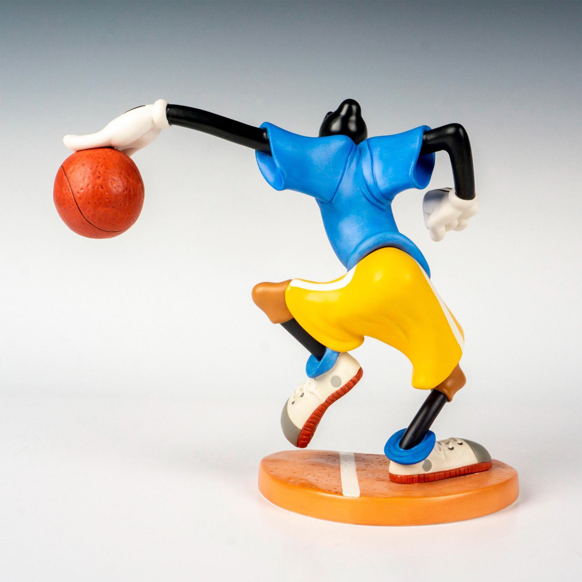 Walt Disney Classics Figurine, Goofy Dribbling Down Court - Image 2 of 4