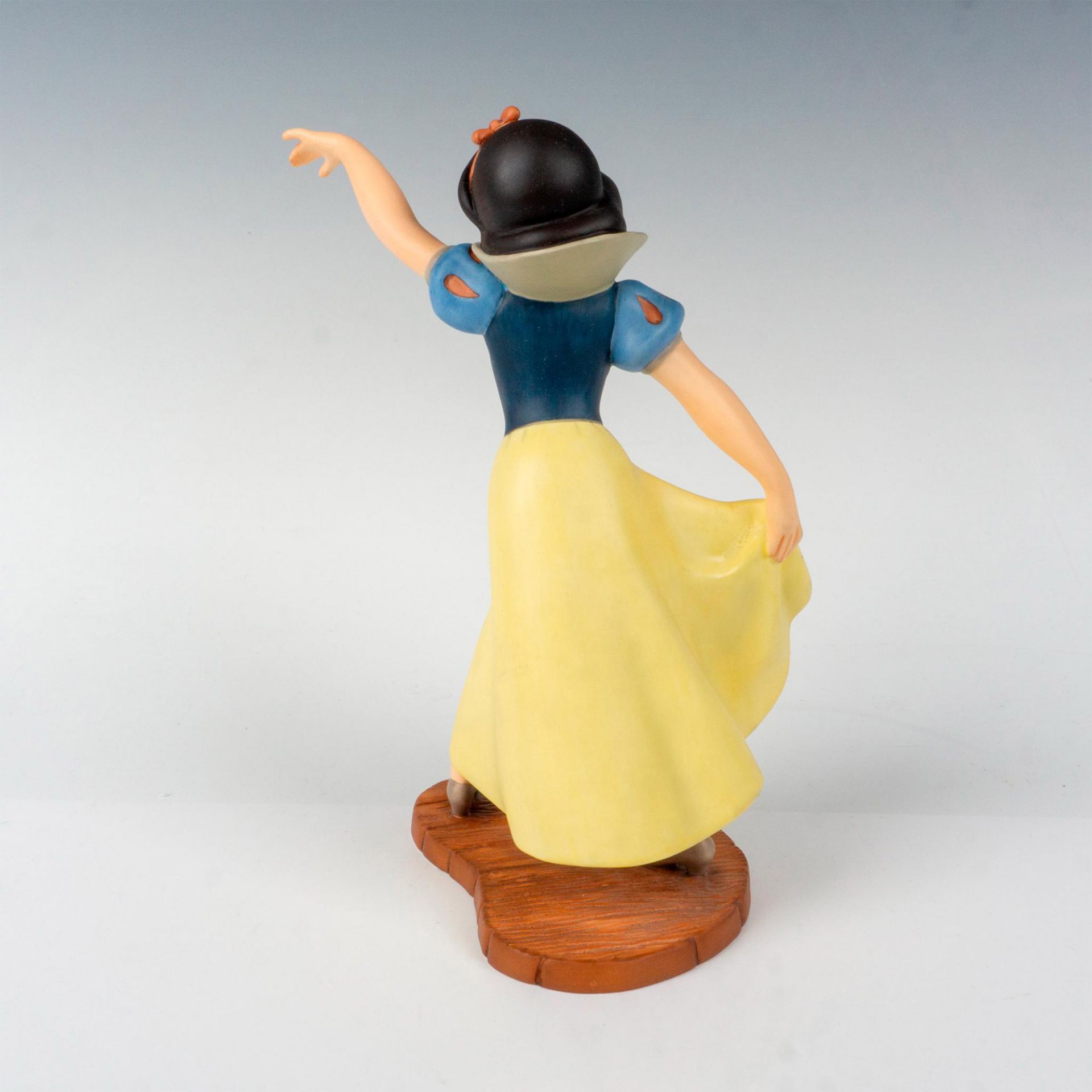Walt Disney Classics Collection Figurine, Snow White - Image 2 of 4