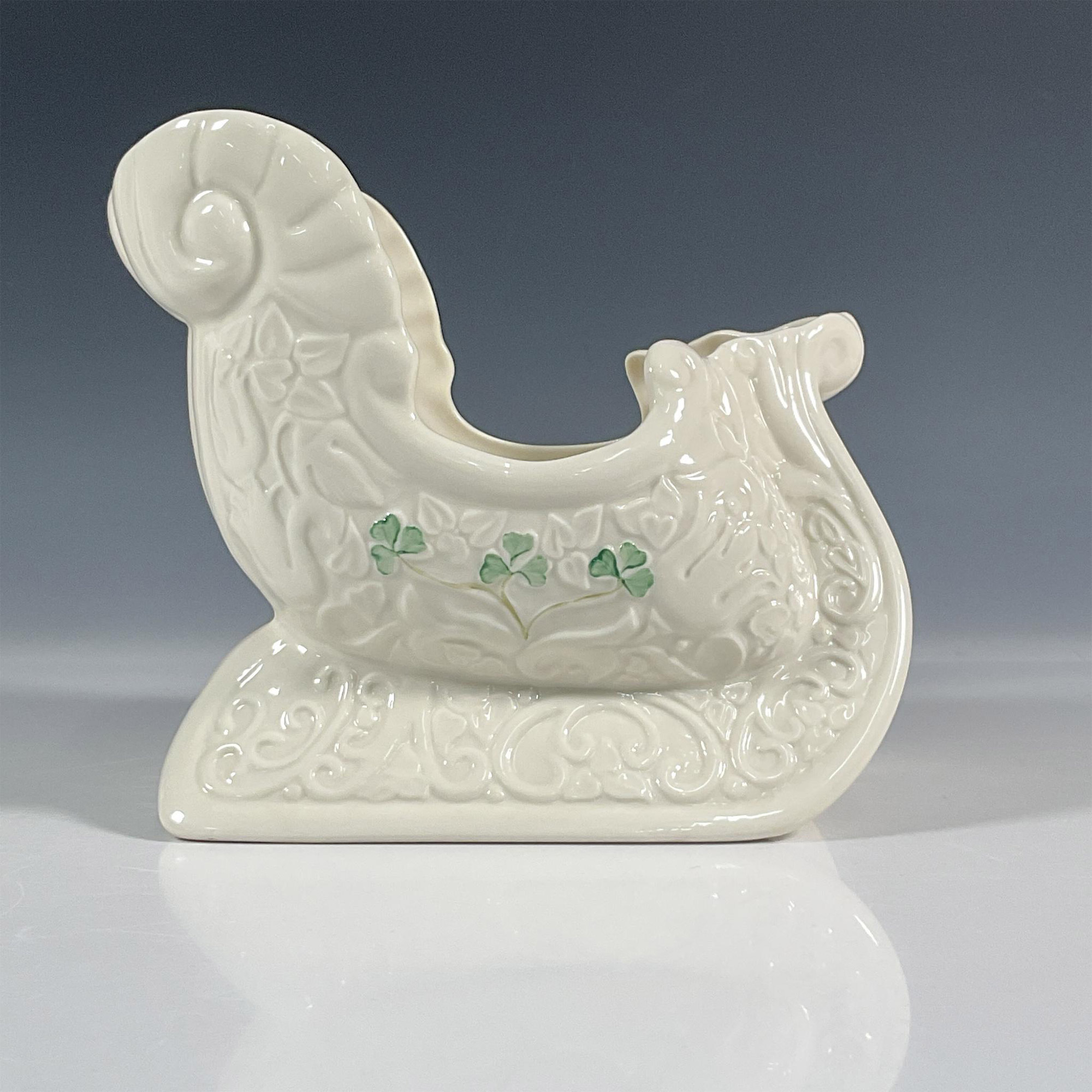 Belleek Pottery Porcelain Sleigh Centerpiece, Shamrock - Image 2 of 5