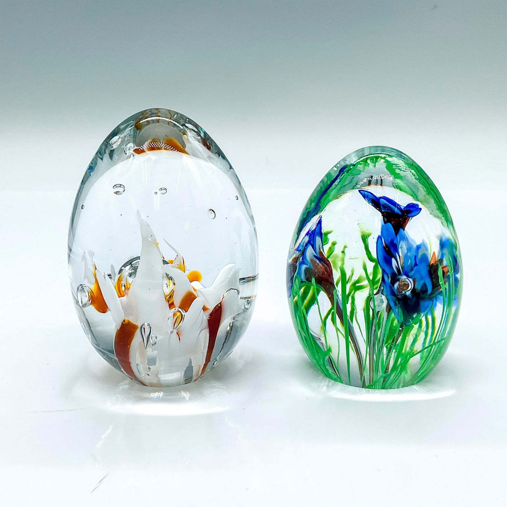 2pc Murano Art Glass Floral Paperweights - Bild 2 aus 3