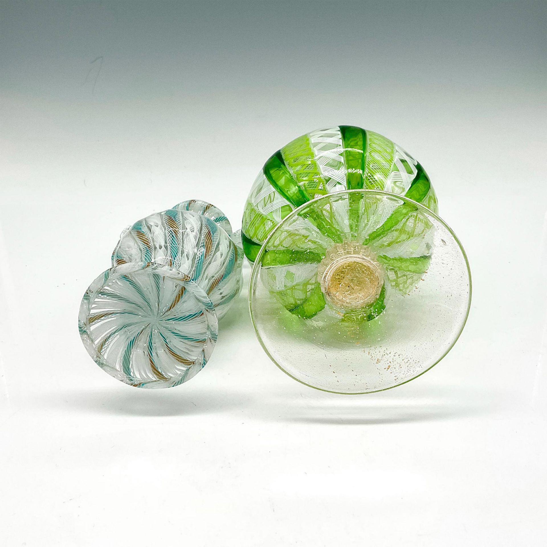 2pc Murano Latticino Ribbon Cased Art Glass Vases - Bild 3 aus 3