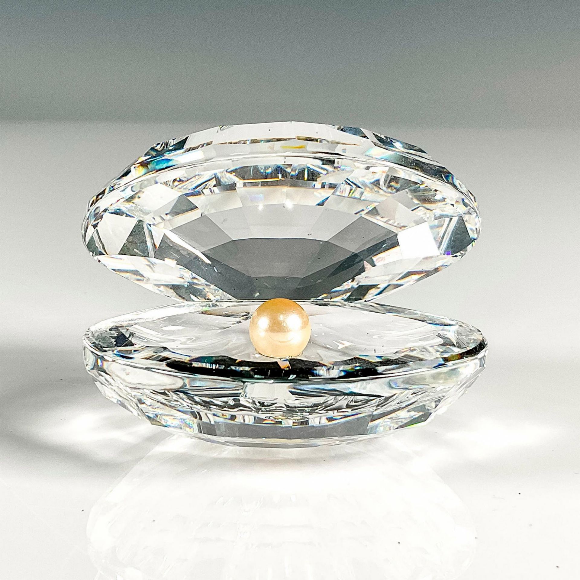 Swarovski Silver Crystal Figurine, Clam Shell w/ Pearl