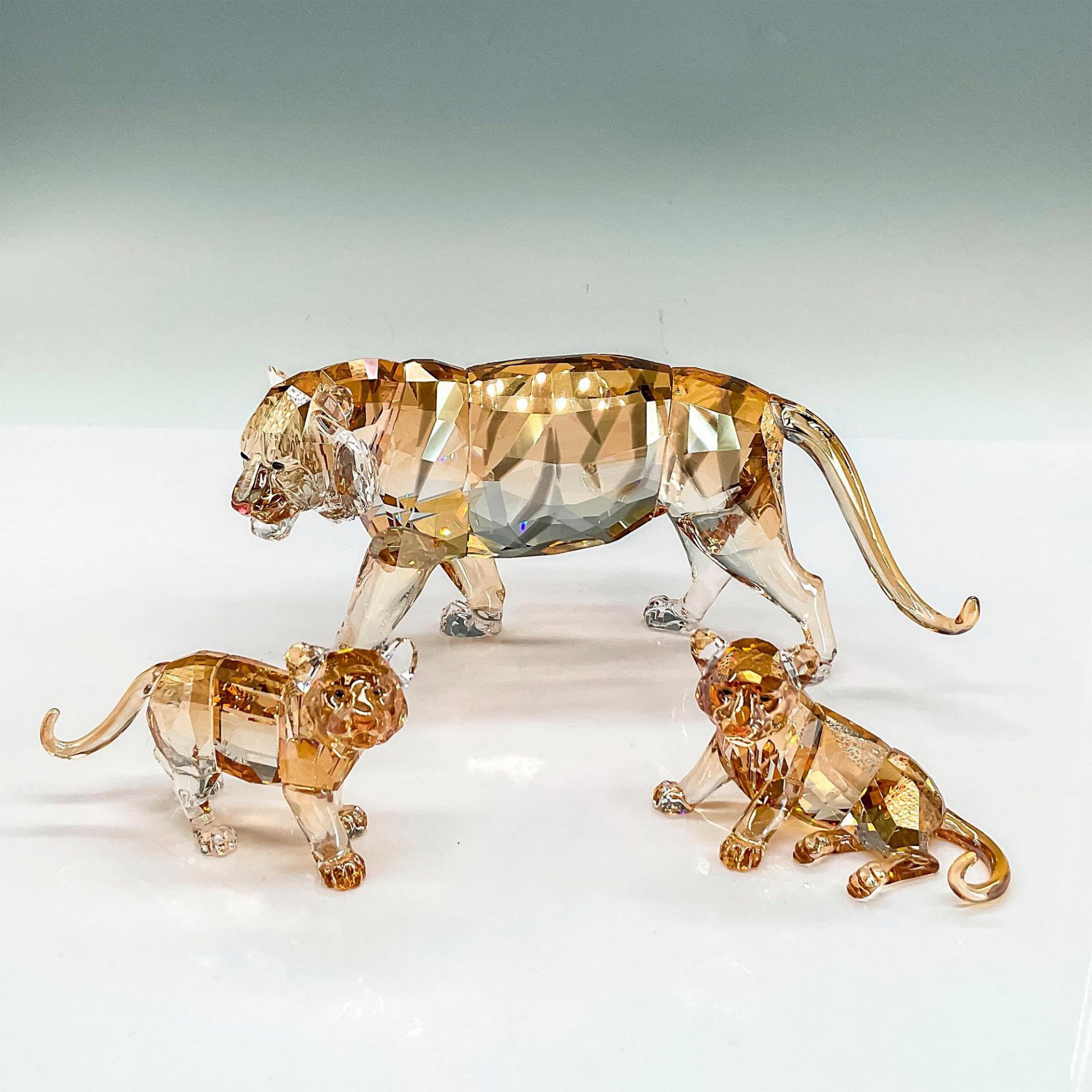 3pc Swarovski Crystal Figurines, Tiger and Cubs - Image 2 of 8