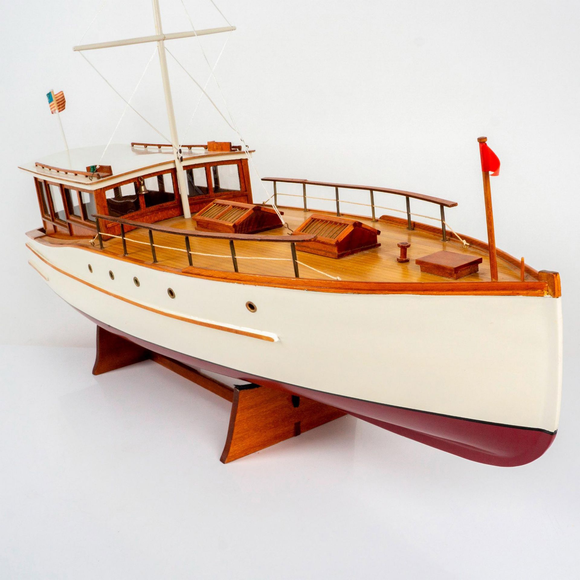 1929 Lake Union Dreamboat Large Wood Model Boat - Image 4 of 5