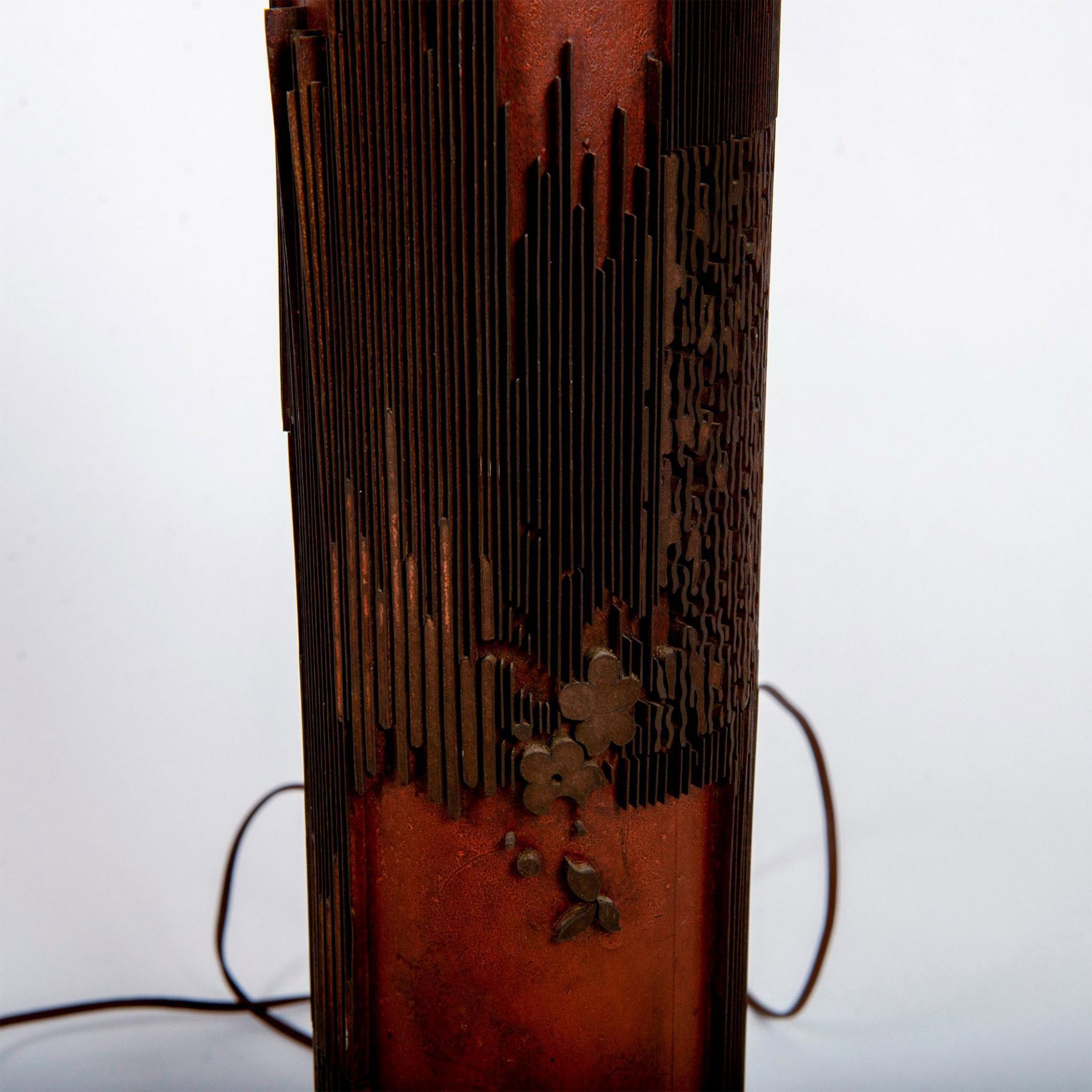 Marcello Fantoni Style Brutalist Wallpaper Roller Table Lamp - Image 3 of 3