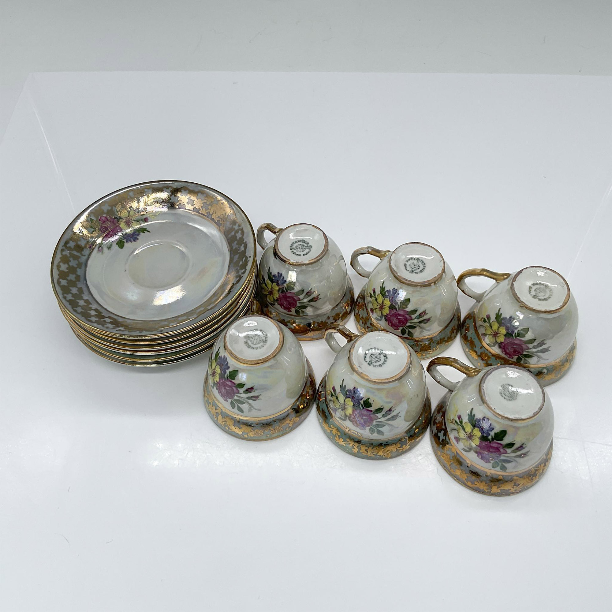 12pc Vintage Istanbul Porselen Teacups & Saucers Set - Image 3 of 3