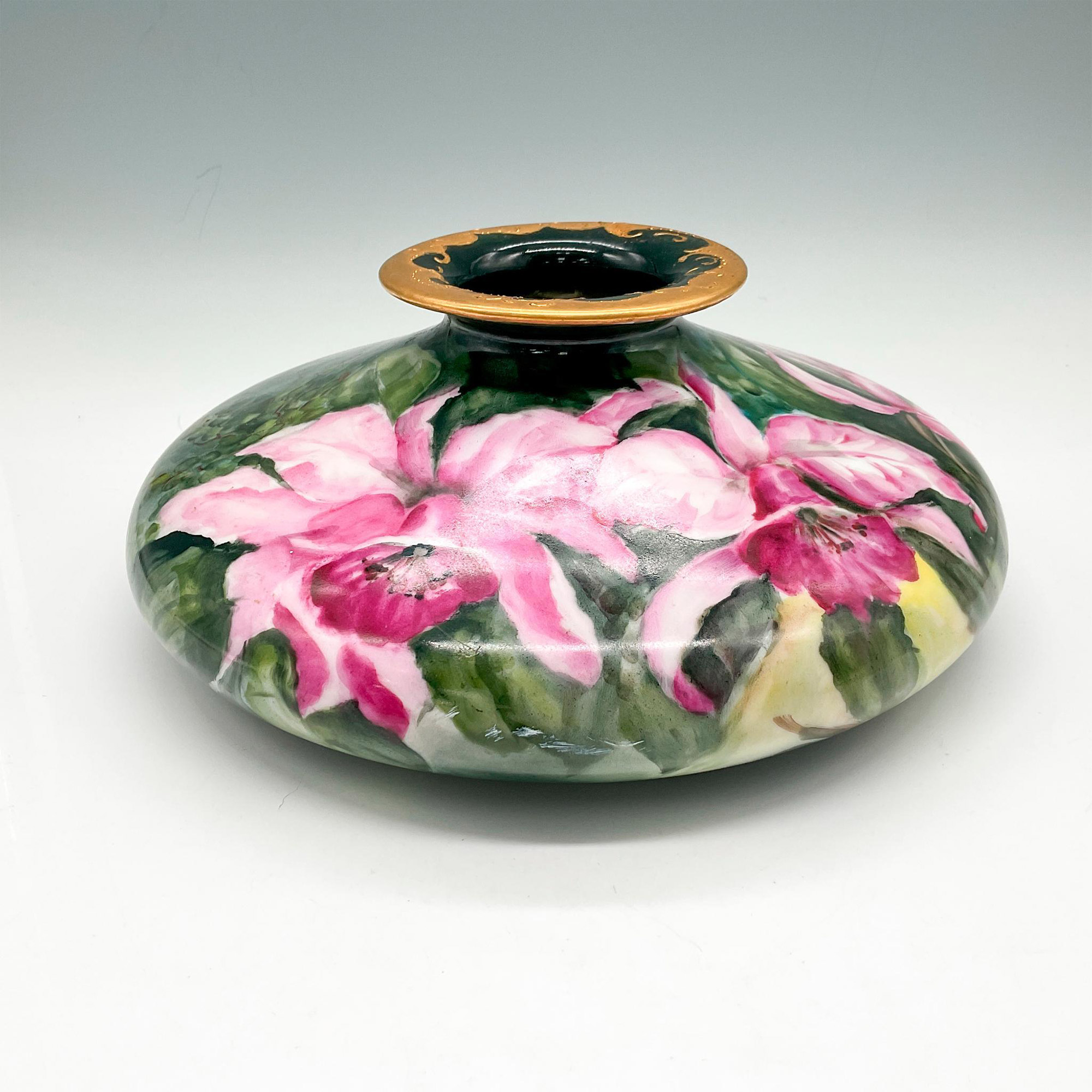 Tressemanes & Vogt Porcelain Squat Vase