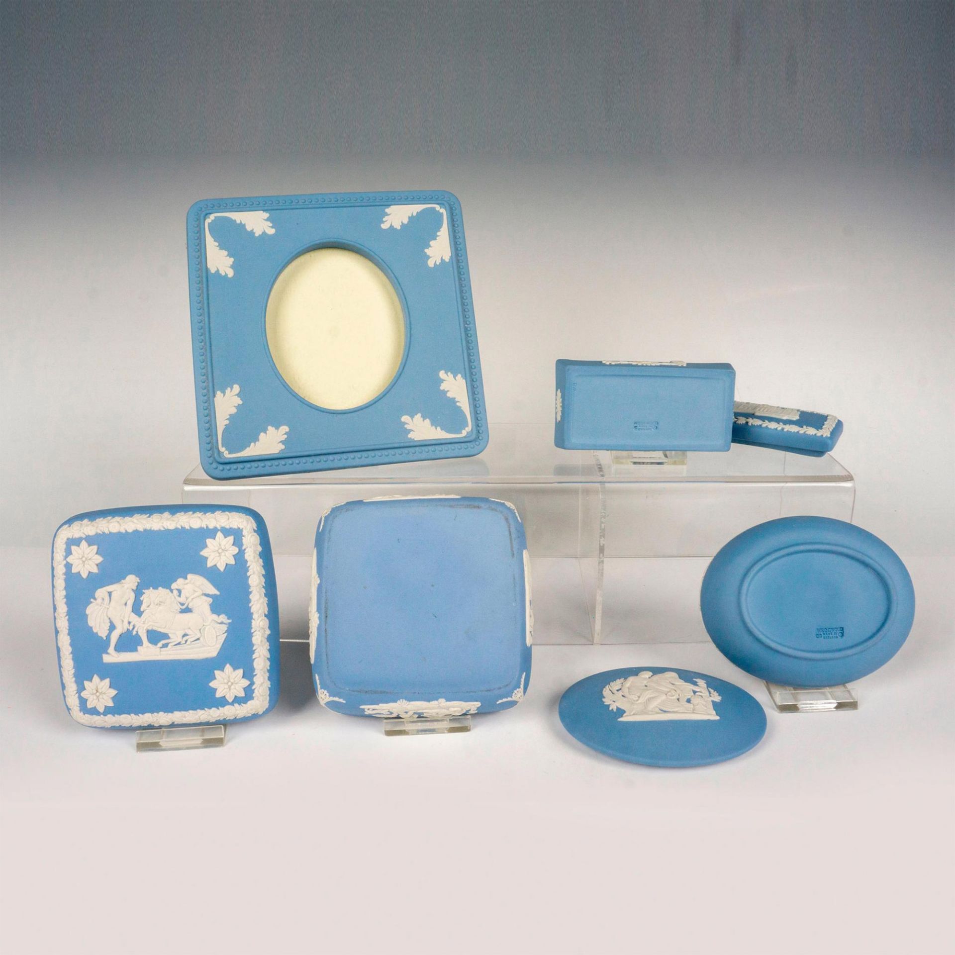 4pc Wedgwood Blue & White Jasperware Dresser Set - Image 3 of 4