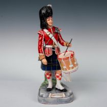 Michael Sutty Porcelain Sculpture, Seaforth Highlanders