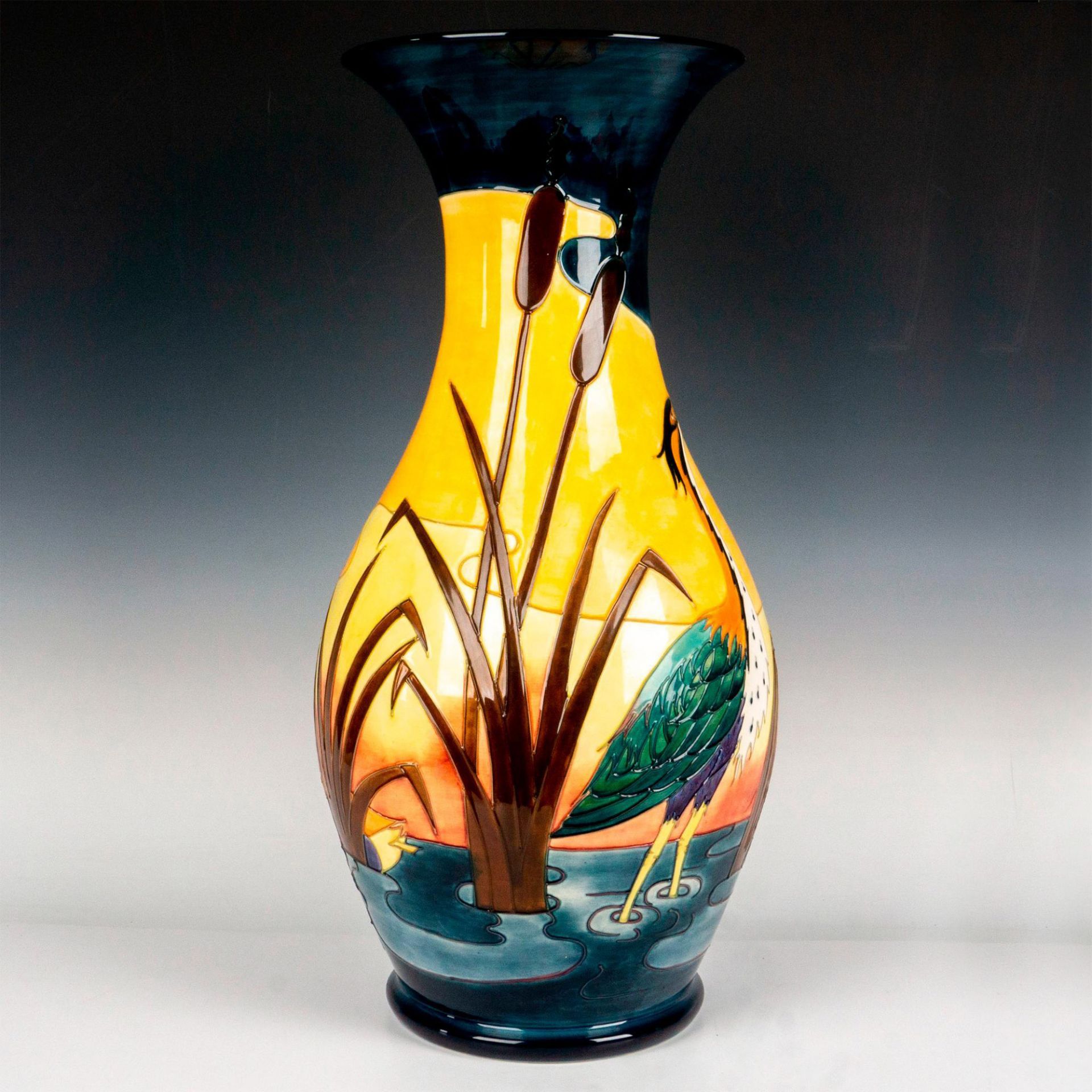 Moorcroft Pottery Palatial Heron Vase - Bild 3 aus 4