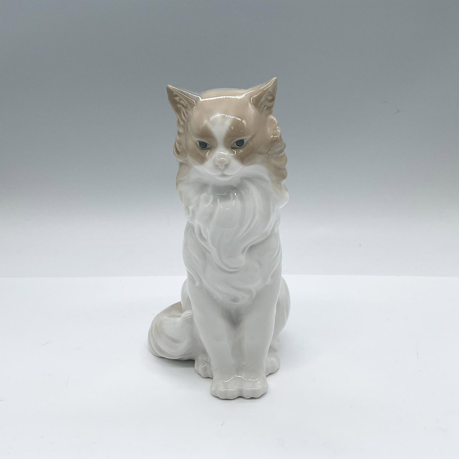 Nao by Lladro Porcelain Figurine, Proud Cat 02010254