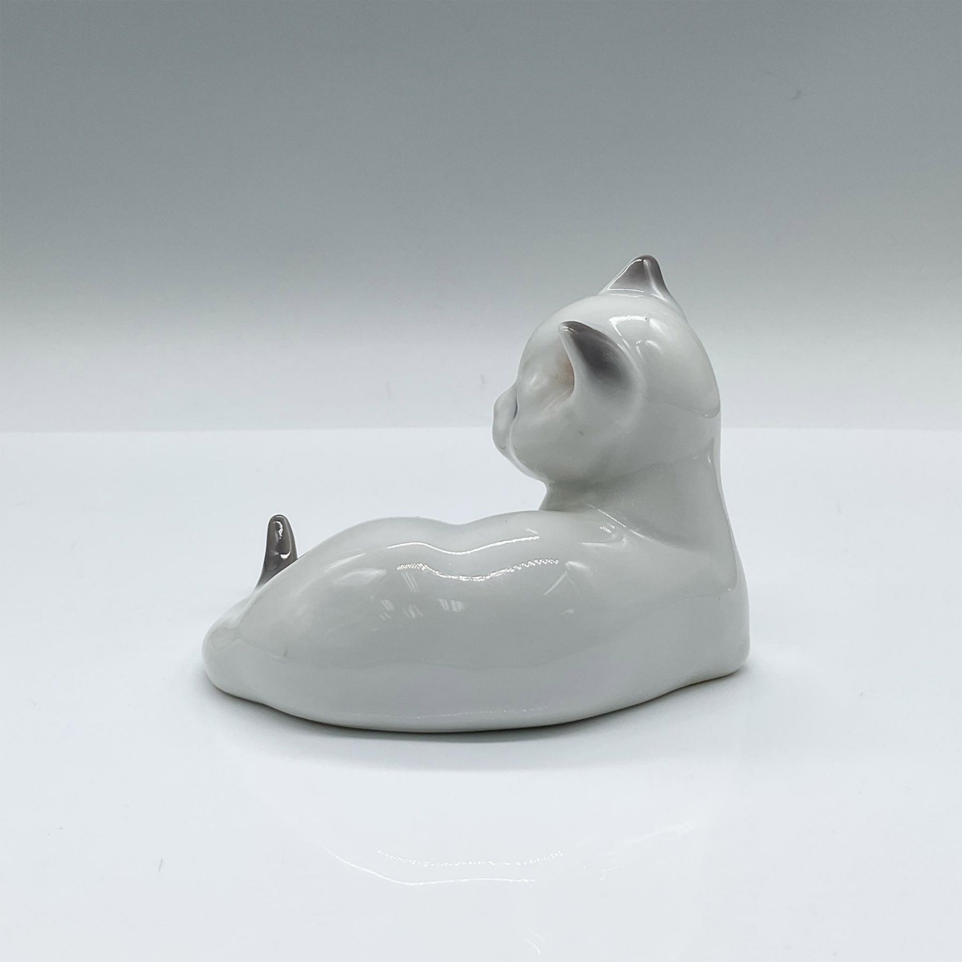 Bing & Grondahl Porcelain Cat Figurine, 2504 - Image 2 of 3